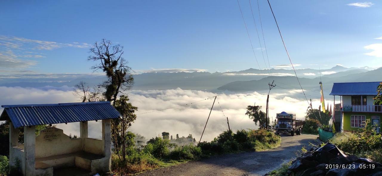 Tibet Homestay Rishop Екстериор снимка
